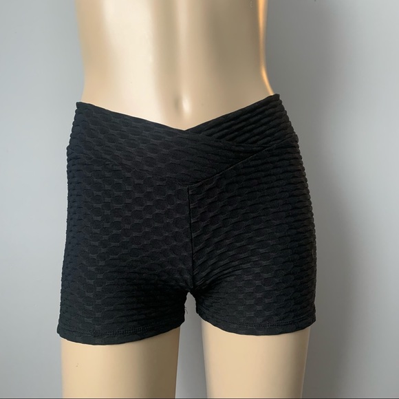 NEW TIKTOK HIGH RISE BLACK YOGA GYM BOOTY SHORTS WOMENS SIZE SMALL/MEDIUM - Picture 7 of 9